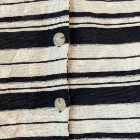 FLAT Rs.500/- H&M stripped crop top - Picture 3 of 3